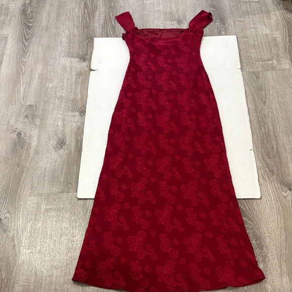 BWOT PRINCESS POLLY Azura Off The Shoulder Maxi Dress Burgundy Size 6 - Picture 14 of 15